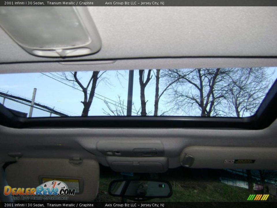 2001 Infiniti I 30 Sedan Titanium Metallic / Graphite Photo #26