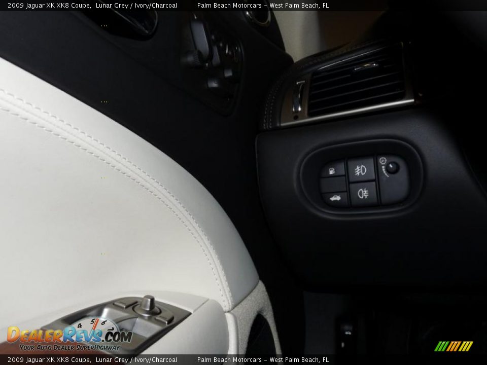 2009 Jaguar XK XK8 Coupe Lunar Grey / Ivory/Charcoal Photo #29