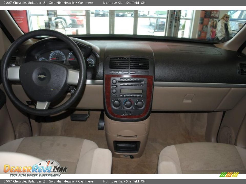2007 Chevrolet Uplander LS Gold Mist Metallic / Cashmere Photo #13