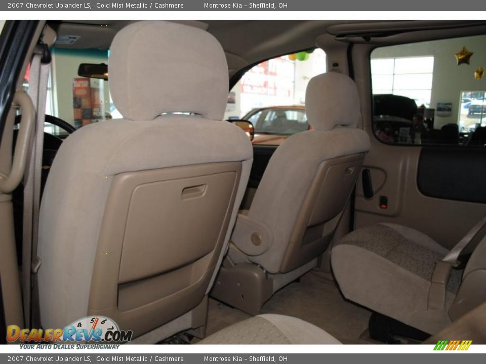 2007 Chevrolet Uplander LS Gold Mist Metallic / Cashmere Photo #18