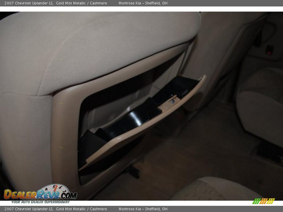 2007 Chevrolet Uplander LS Gold Mist Metallic / Cashmere Photo #19