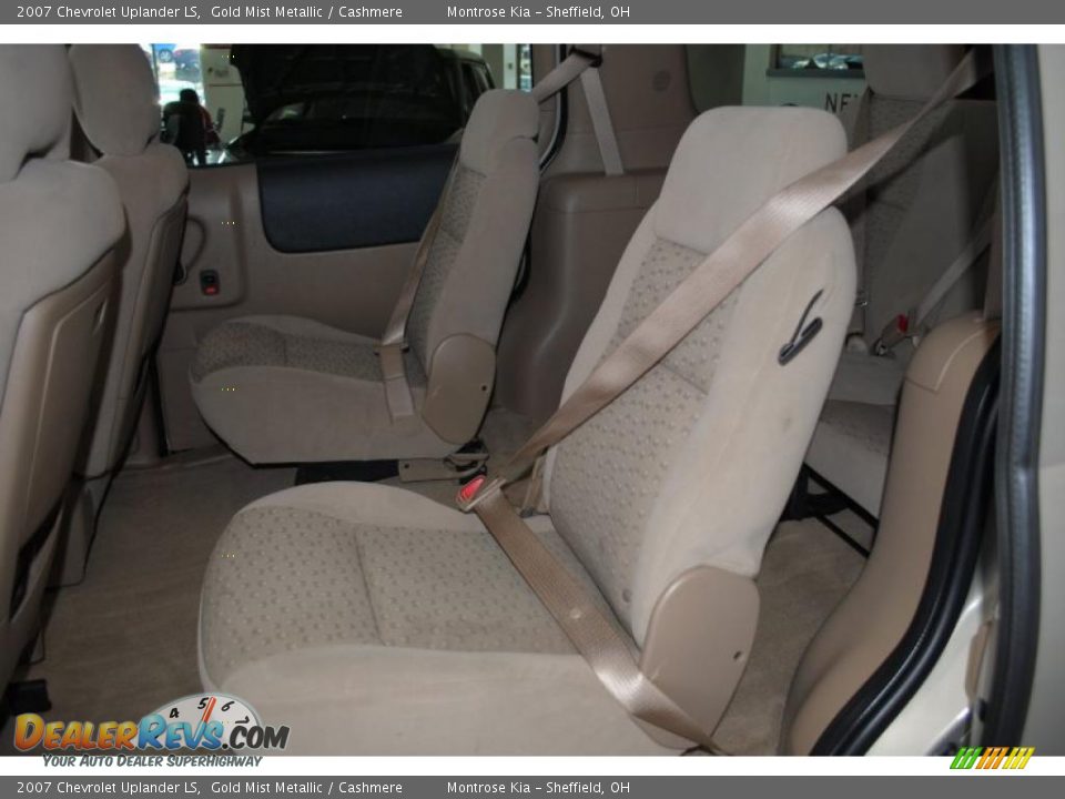 2007 Chevrolet Uplander LS Gold Mist Metallic / Cashmere Photo #20