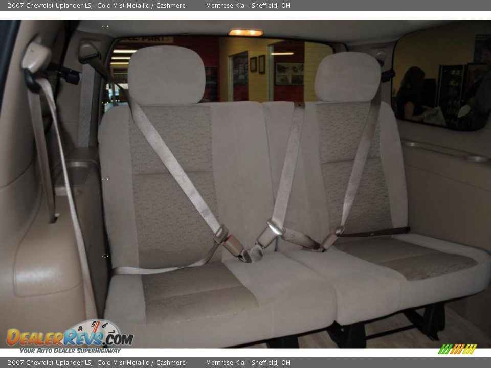 2007 Chevrolet Uplander LS Gold Mist Metallic / Cashmere Photo #22