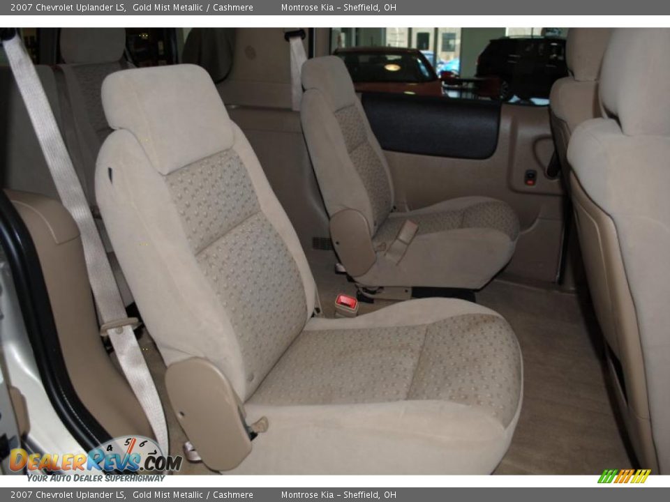 2007 Chevrolet Uplander LS Gold Mist Metallic / Cashmere Photo #23
