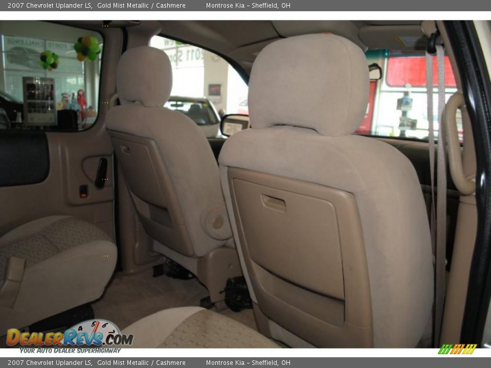 2007 Chevrolet Uplander LS Gold Mist Metallic / Cashmere Photo #24