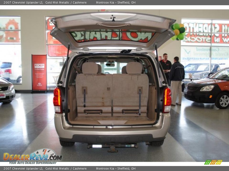 2007 Chevrolet Uplander LS Gold Mist Metallic / Cashmere Photo #28