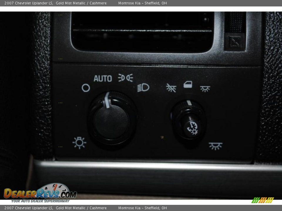 2007 Chevrolet Uplander LS Gold Mist Metallic / Cashmere Photo #35