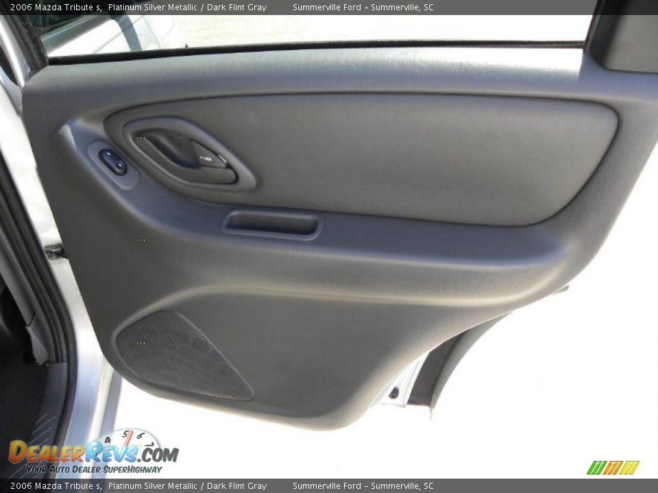 2006 Mazda Tribute s Platinum Silver Metallic / Dark Flint Gray Photo #12