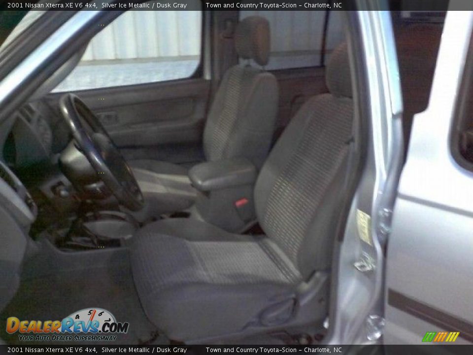 2001 Nissan Xterra XE V6 4x4 Silver Ice Metallic / Dusk Gray Photo #6