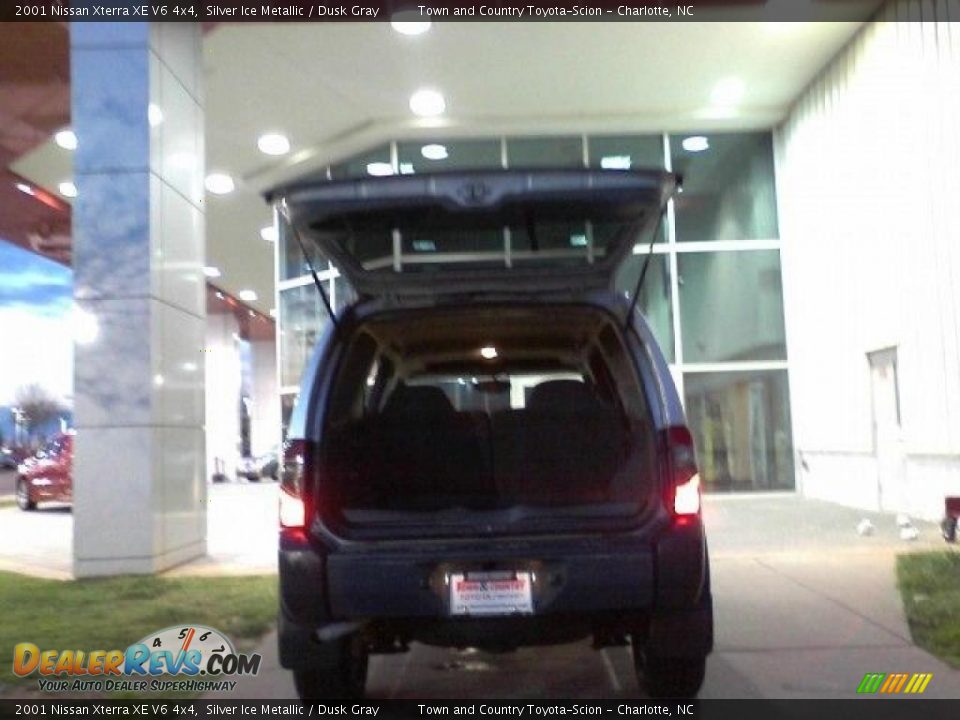 2001 Nissan Xterra XE V6 4x4 Silver Ice Metallic / Dusk Gray Photo #16