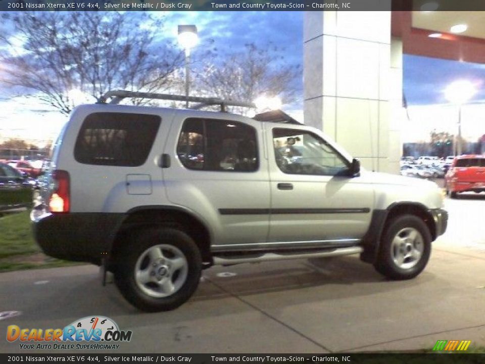 2001 Nissan Xterra XE V6 4x4 Silver Ice Metallic / Dusk Gray Photo #18