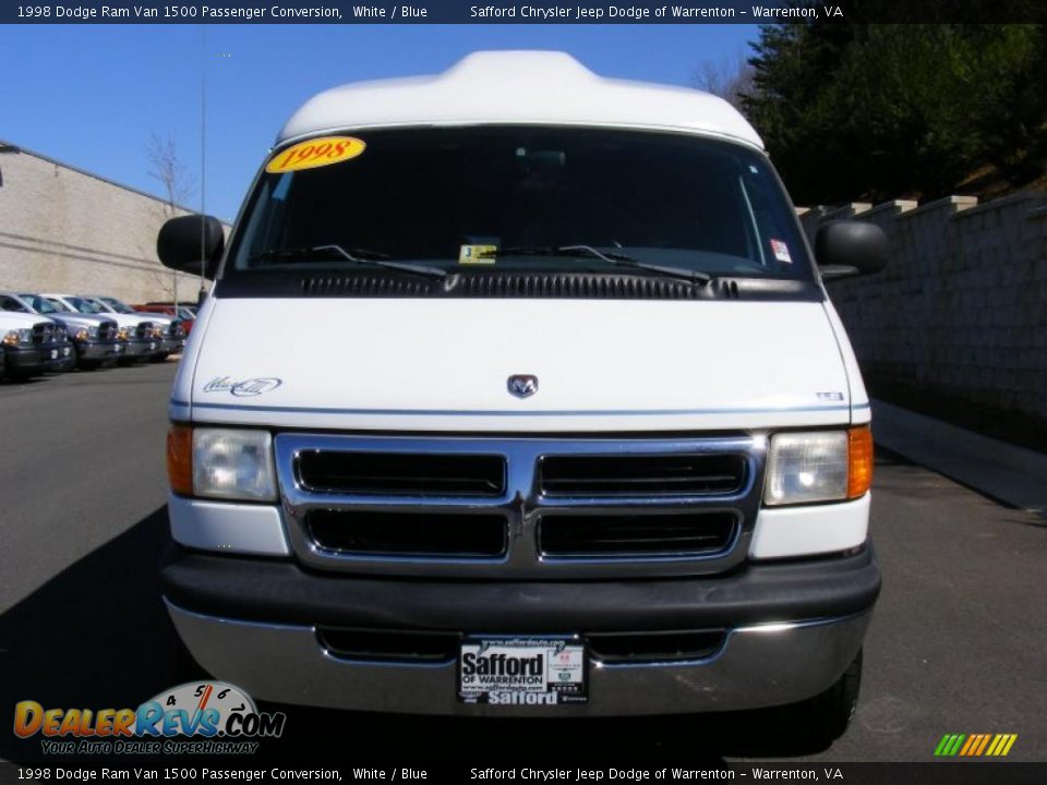 1998 Dodge Ram Van 1500 Passenger Conversion White / Blue Photo #2