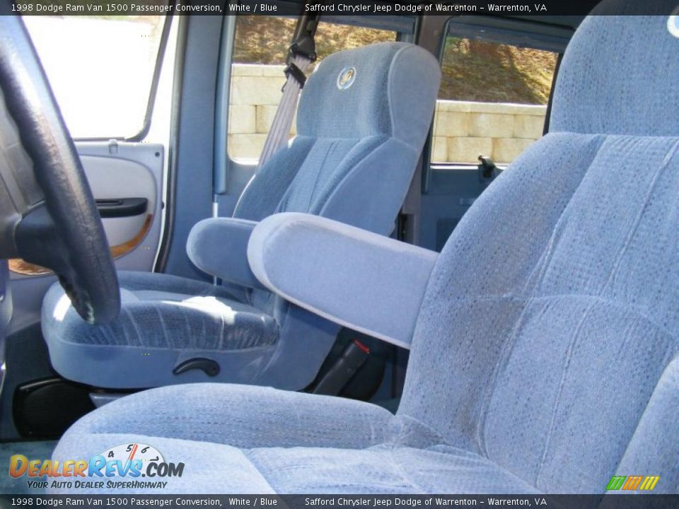 1998 Dodge Ram Van 1500 Passenger Conversion White / Blue Photo #15