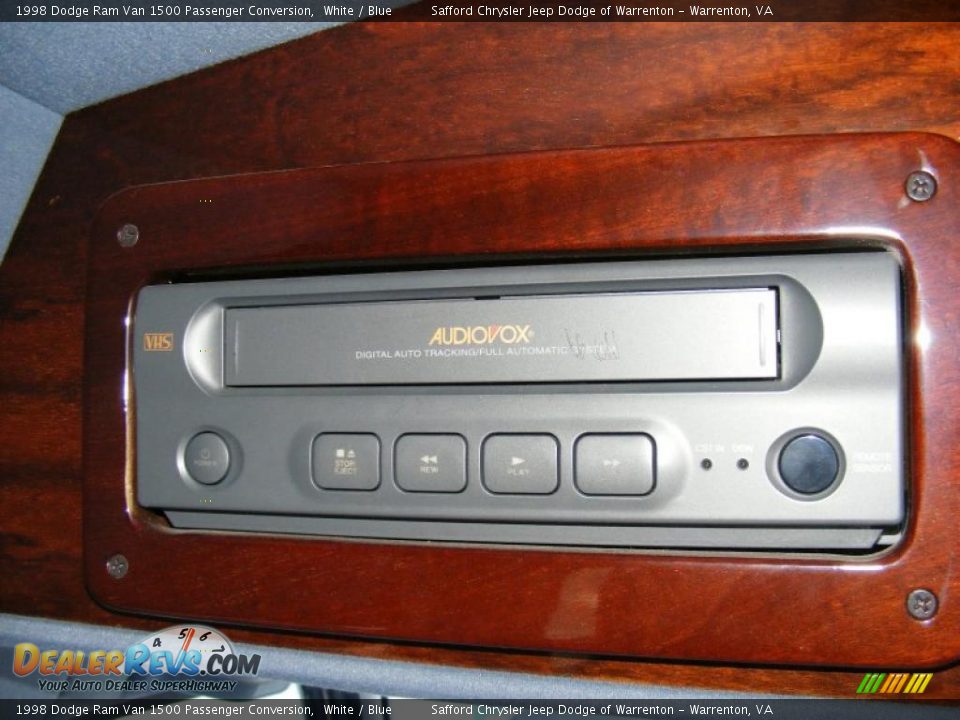 1998 Dodge Ram Van 1500 Passenger Conversion White / Blue Photo #35