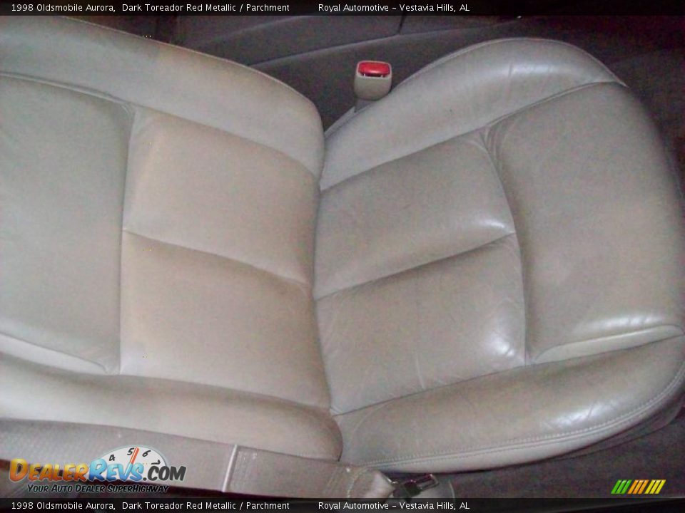 1998 Oldsmobile Aurora Dark Toreador Red Metallic / Parchment Photo #28