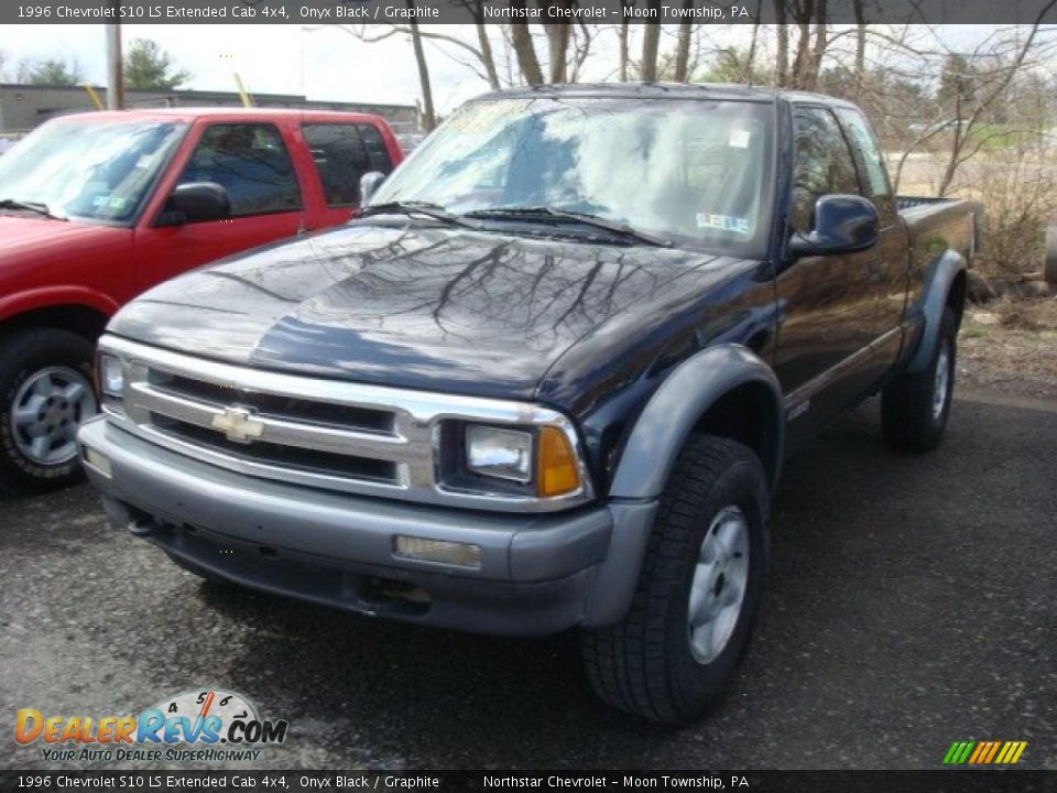 1996 Chevrolet S10 LS Extended Cab 4x4 Onyx Black / Graphite Photo #5