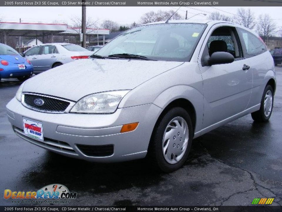 2005 Ford Focus ZX3 SE Coupe CD Silver Metallic / Charcoal/Charcoal Photo #1