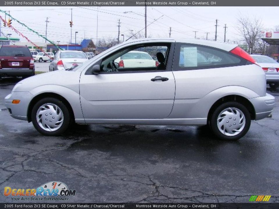 2005 Ford Focus ZX3 SE Coupe CD Silver Metallic / Charcoal/Charcoal Photo #2