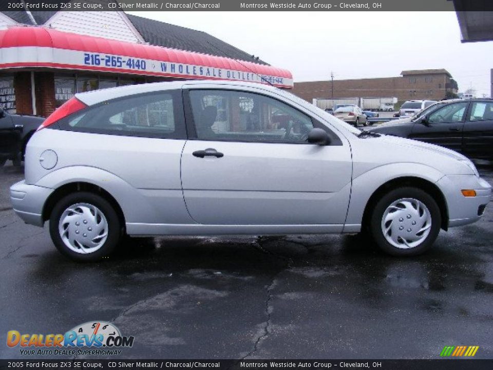 2005 Ford Focus ZX3 SE Coupe CD Silver Metallic / Charcoal/Charcoal Photo #6