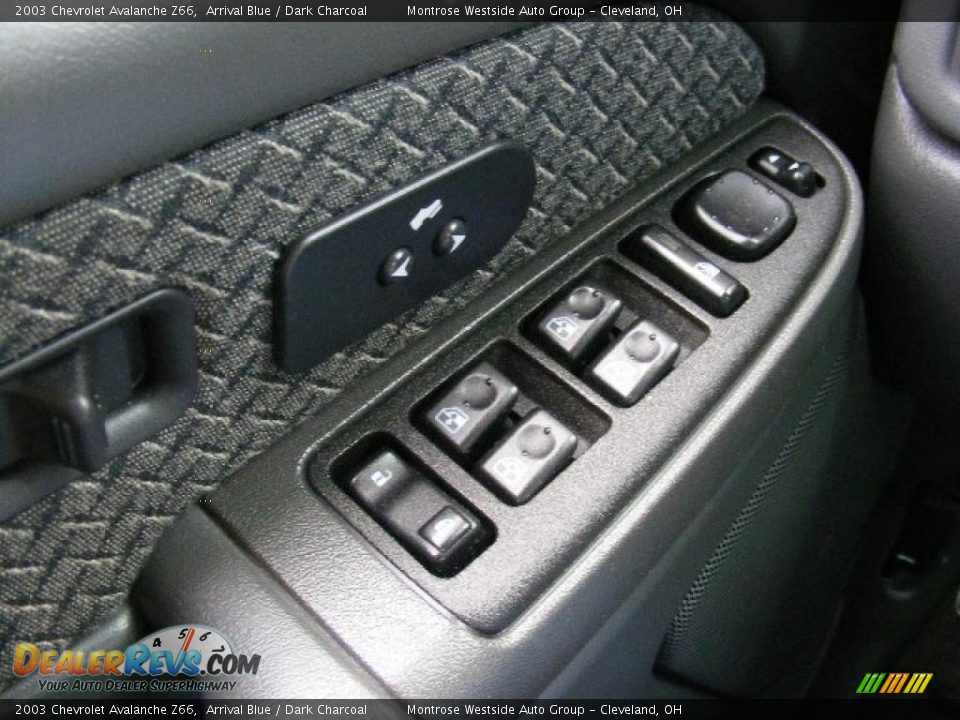 2003 Chevrolet Avalanche Z66 Arrival Blue / Dark Charcoal Photo #22