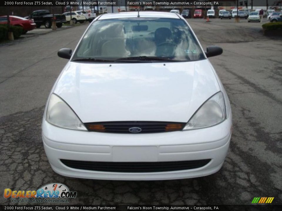 2000 Ford Focus ZTS Sedan Cloud 9 White / Medium Parchment Photo #6