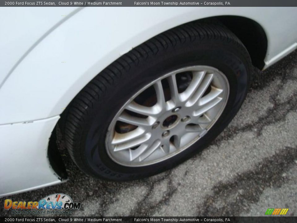 2000 Ford Focus ZTS Sedan Cloud 9 White / Medium Parchment Photo #7