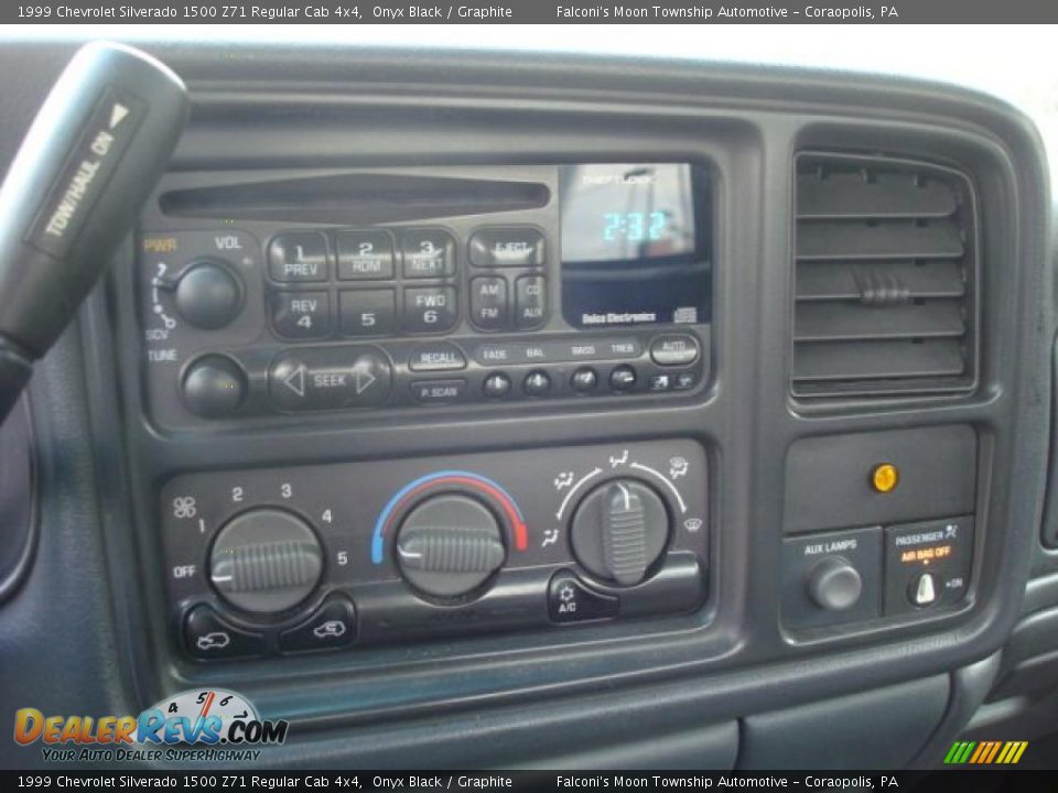 1999 Chevrolet Silverado 1500 Z71 Regular Cab 4x4 Onyx Black / Graphite Photo #13