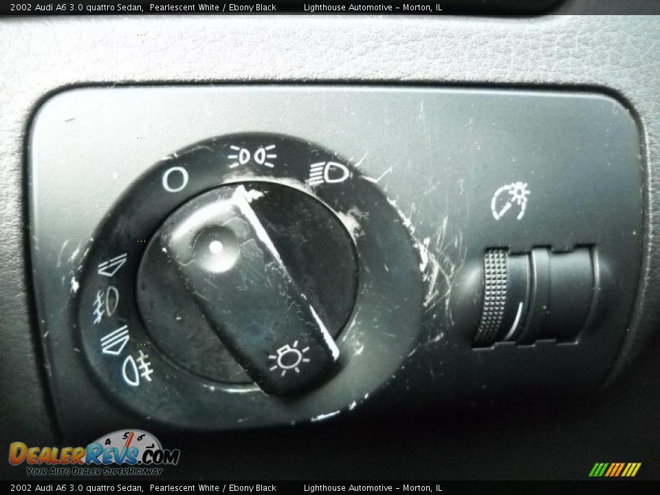 2002 Audi A6 3.0 quattro Sedan Pearlescent White / Ebony Black Photo #17