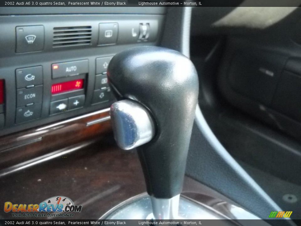 2002 Audi A6 3.0 quattro Sedan Pearlescent White / Ebony Black Photo #21