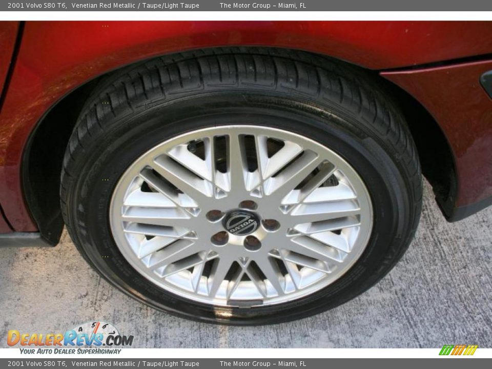 2001 Volvo S80 T6 Venetian Red Metallic / Taupe/Light Taupe Photo #26