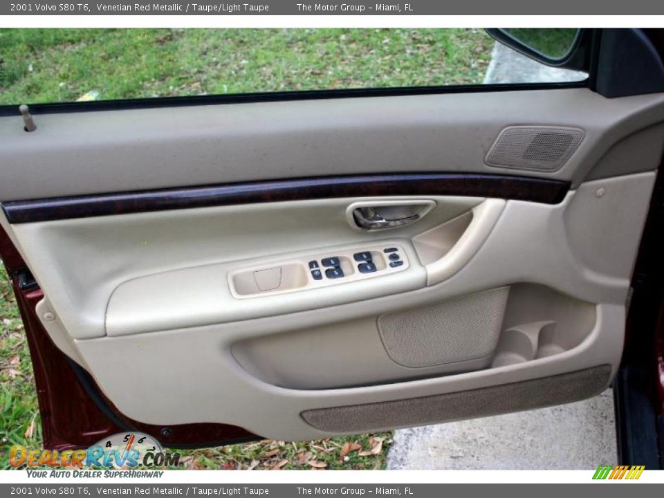 2001 Volvo S80 T6 Venetian Red Metallic / Taupe/Light Taupe Photo #29