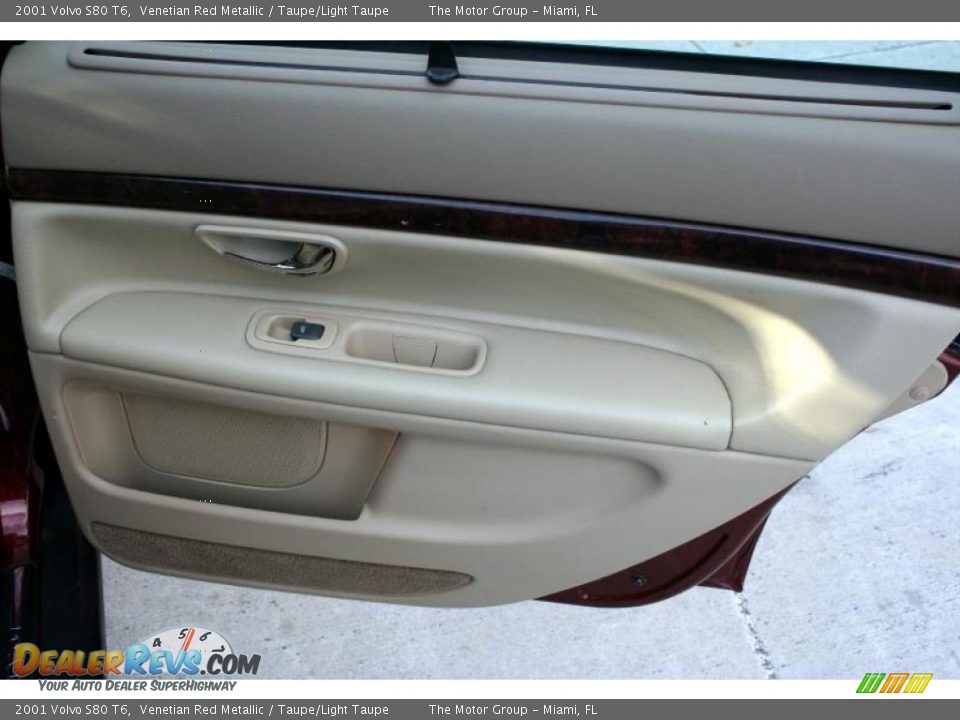 2001 Volvo S80 T6 Venetian Red Metallic / Taupe/Light Taupe Photo #32