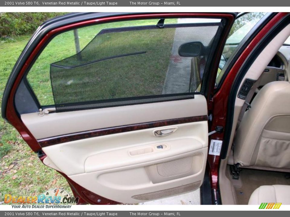 2001 Volvo S80 T6 Venetian Red Metallic / Taupe/Light Taupe Photo #33