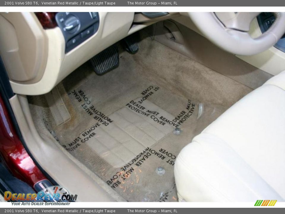 2001 Volvo S80 T6 Venetian Red Metallic / Taupe/Light Taupe Photo #35