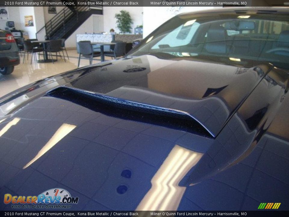 2010 Ford Mustang GT Premium Coupe Kona Blue Metallic / Charcoal Black Photo #6