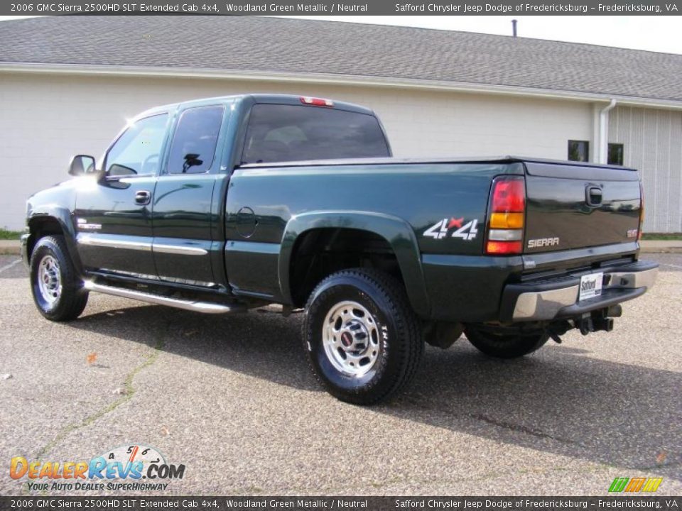 2006 GMC Sierra 2500HD SLT Extended Cab 4x4 Woodland Green Metallic / Neutral Photo #7