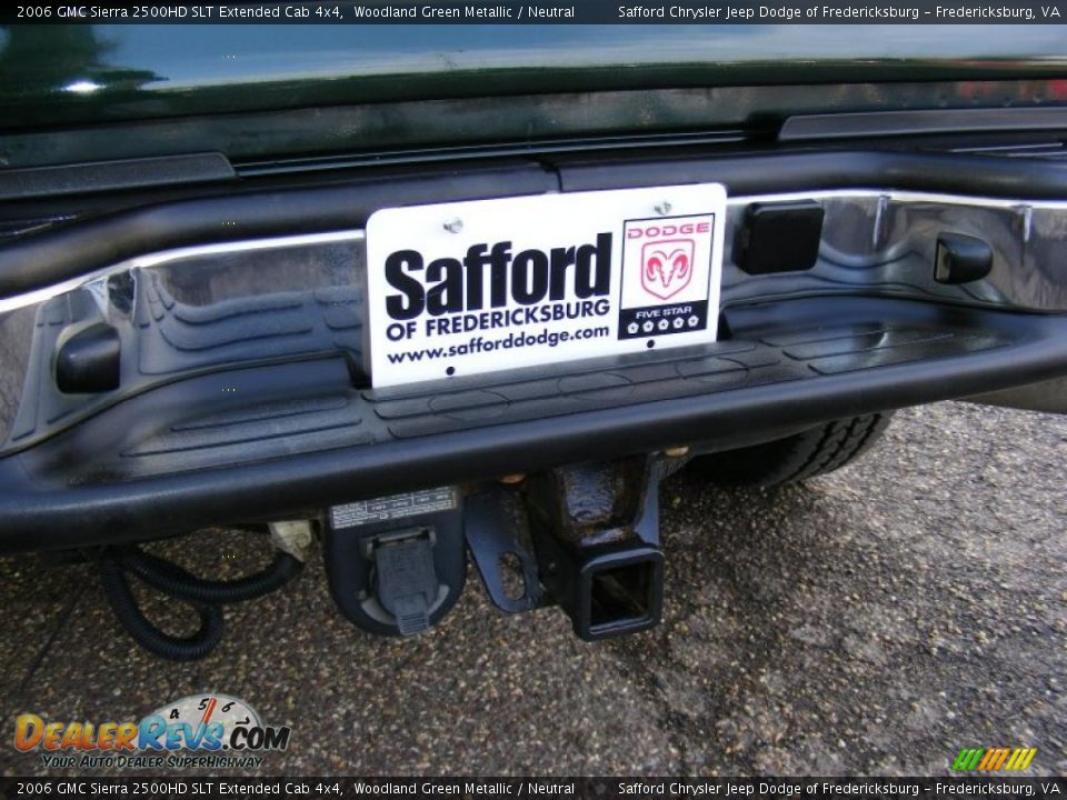 2006 GMC Sierra 2500HD SLT Extended Cab 4x4 Woodland Green Metallic / Neutral Photo #34