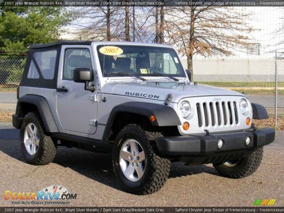 2007 Jeep Wrangler Rubicon 4x4 Bright Silver Metallic / Dark Slate Gray/Medium Slate Gray Photo #3