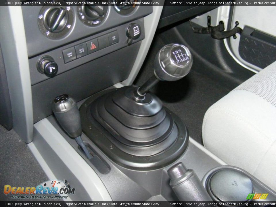 2007 Jeep Wrangler Rubicon 4x4 Bright Silver Metallic / Dark Slate Gray/Medium Slate Gray Photo #24