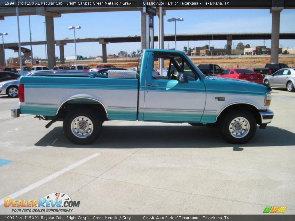 1994 Ford F150 XL Regular Cab Bright Calypso Green Metallic / Grey Photo #4