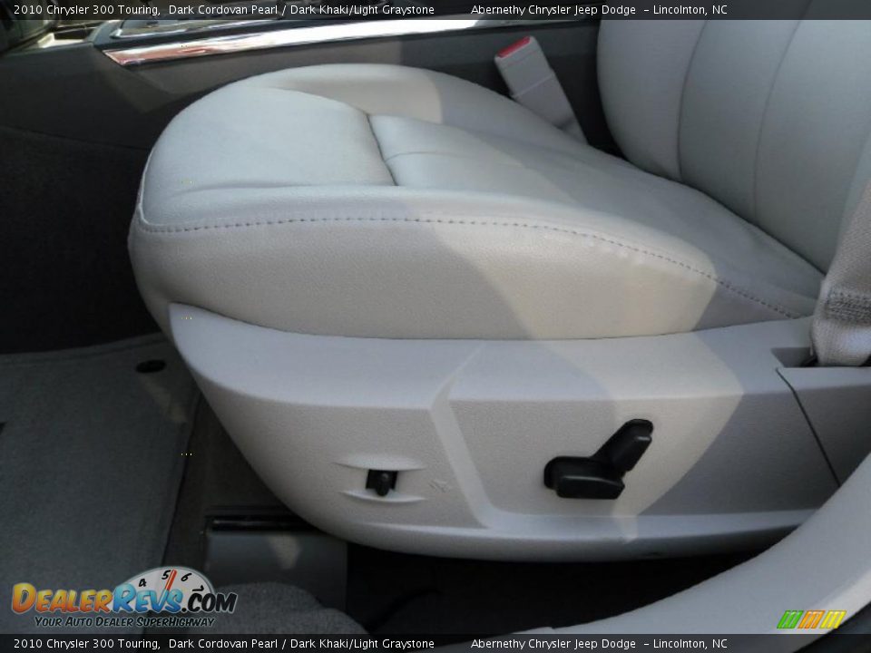 2010 Chrysler 300 Touring Dark Cordovan Pearl / Dark Khaki/Light Graystone Photo #9