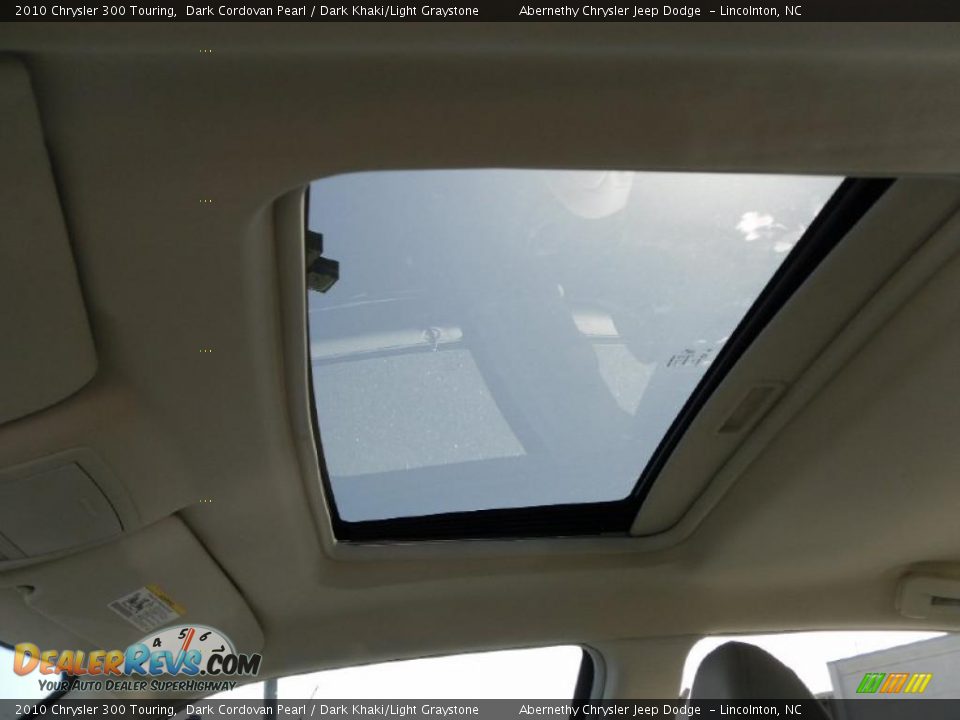2010 Chrysler 300 Touring Dark Cordovan Pearl / Dark Khaki/Light Graystone Photo #16