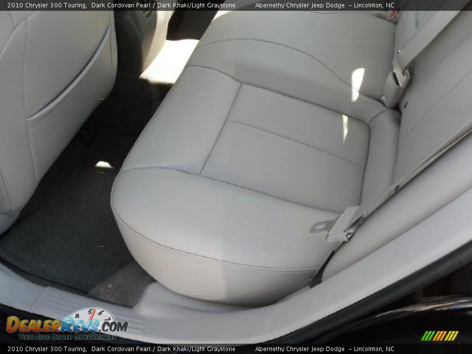 2010 Chrysler 300 Touring Dark Cordovan Pearl / Dark Khaki/Light Graystone Photo #17
