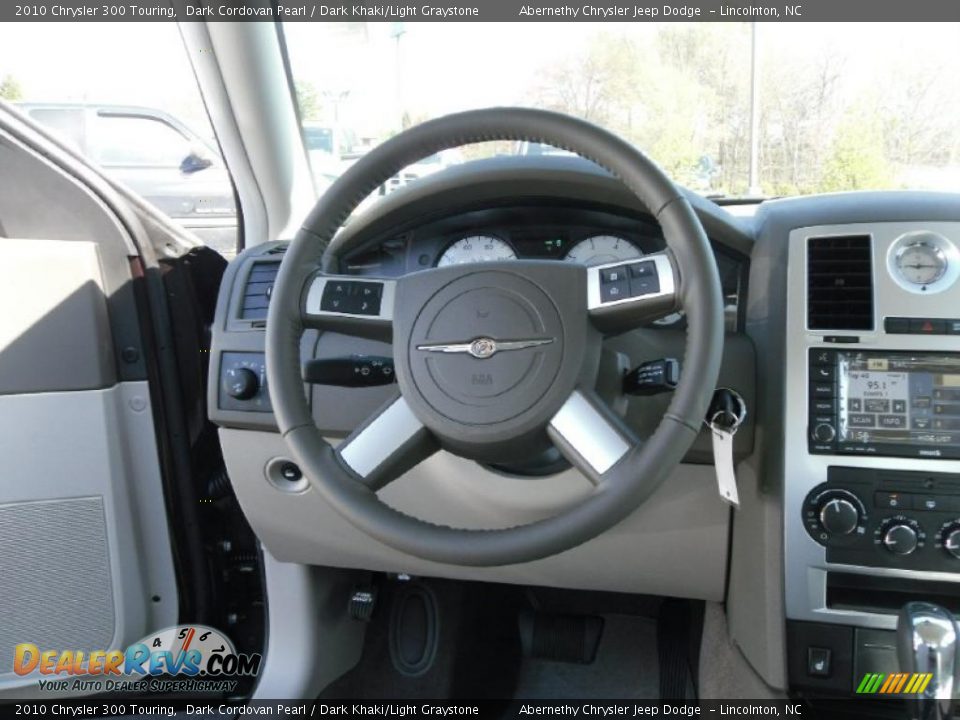 2010 Chrysler 300 Touring Dark Cordovan Pearl / Dark Khaki/Light Graystone Photo #18