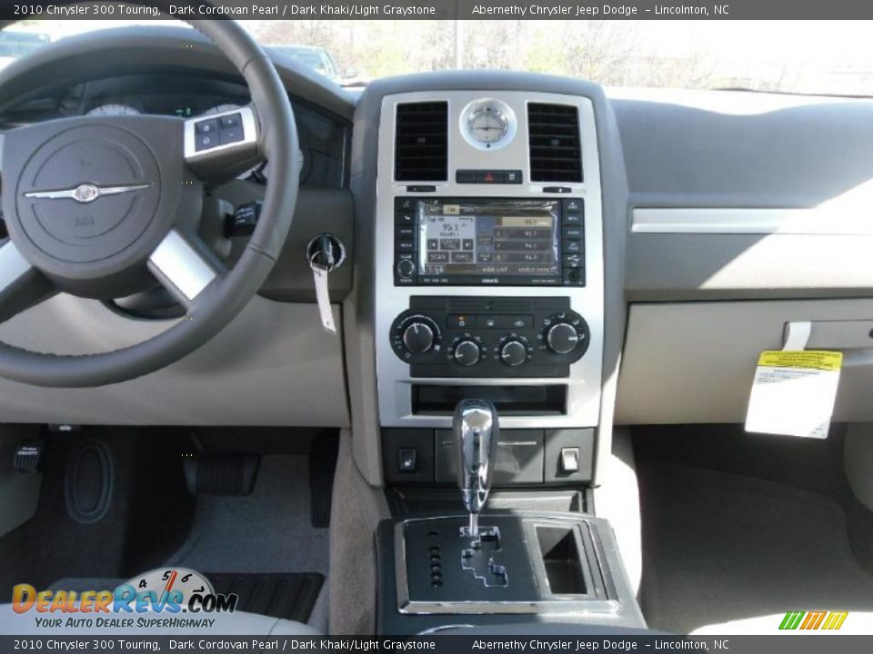 2010 Chrysler 300 Touring Dark Cordovan Pearl / Dark Khaki/Light Graystone Photo #19