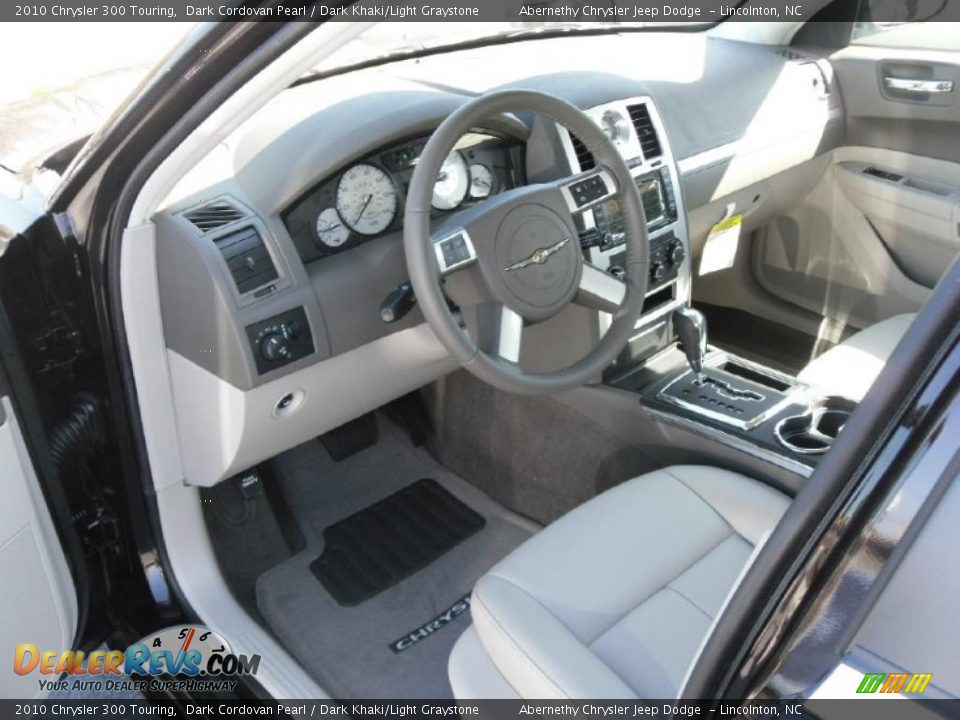 2010 Chrysler 300 Touring Dark Cordovan Pearl / Dark Khaki/Light Graystone Photo #29