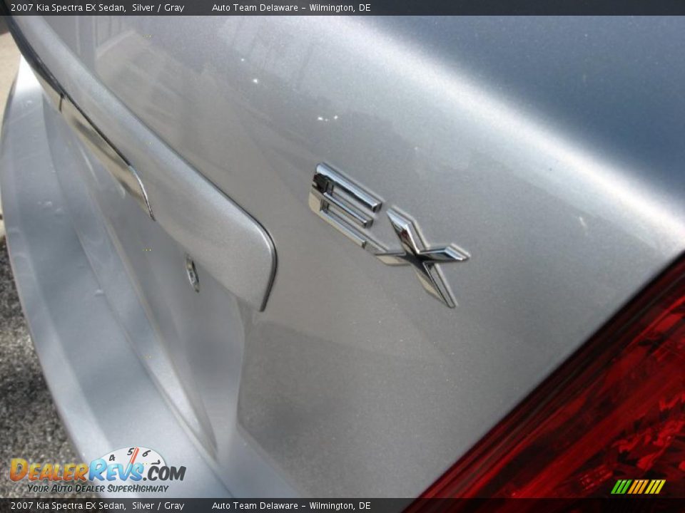 2007 Kia Spectra EX Sedan Silver / Gray Photo #11