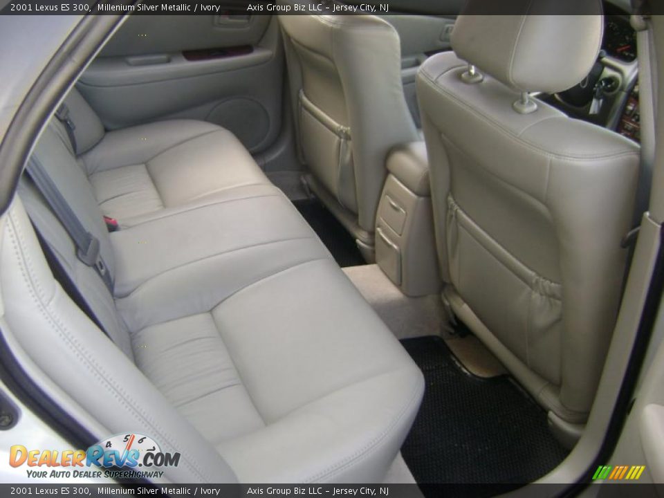 2001 Lexus ES 300 Millenium Silver Metallic / Ivory Photo #10