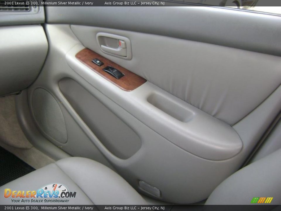 2001 Lexus ES 300 Millenium Silver Metallic / Ivory Photo #16