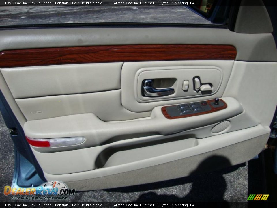 1999 Cadillac DeVille Sedan Parisian Blue / Neutral Shale Photo #13